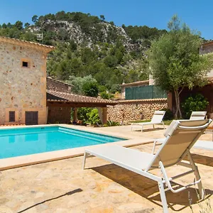 https://fabulous-rural-house-in-the-middle-of-the-mountains.balearic-islands.net